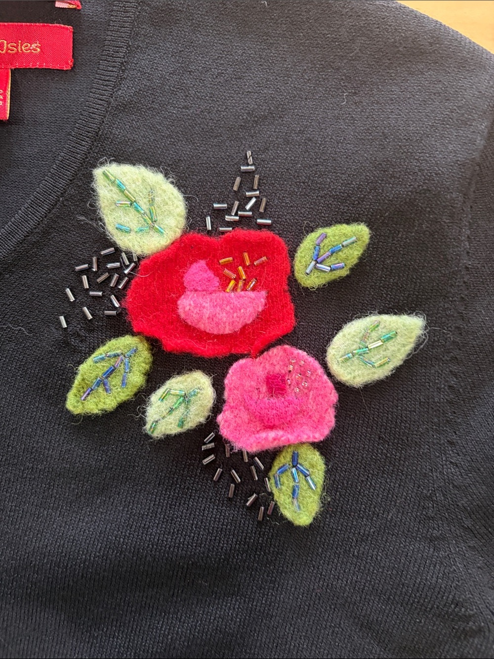 Northern Isles Black V-Neck sweater with wool Floral Accent Size S/P - Picture 3 of 5